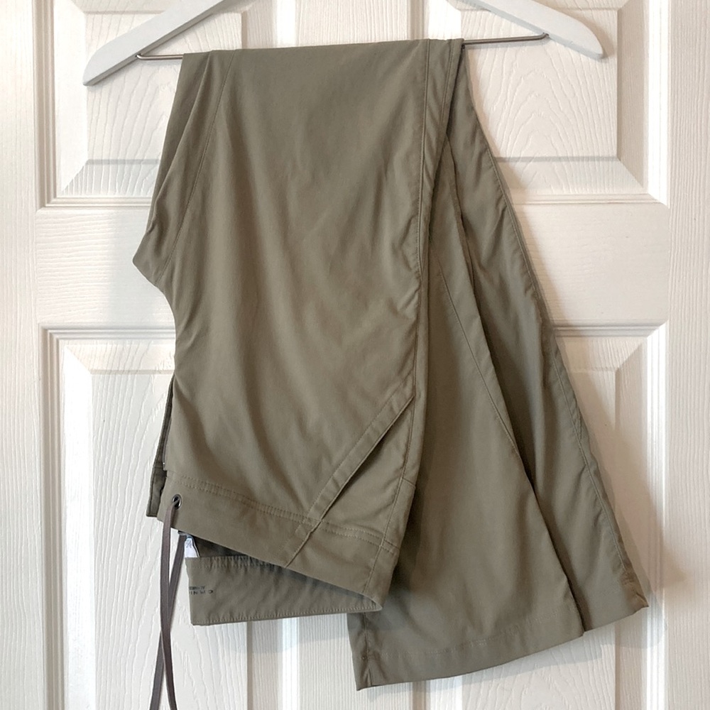 Columbia khaki performance pants 6
